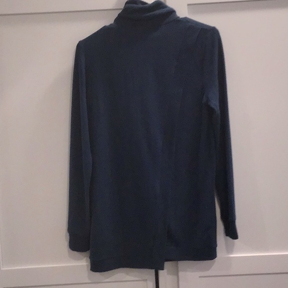 Gibsonlook Turtleneck sweater - Picture 2 of 2